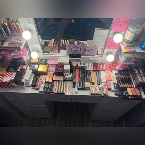 HIGH-END Mystery Box ($100.00) - Picture 3 of 16